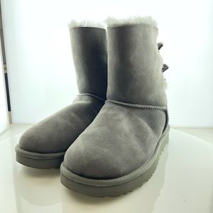 UGG Bailey Twinface Genuine Corduroy Bow Boot Sz 9